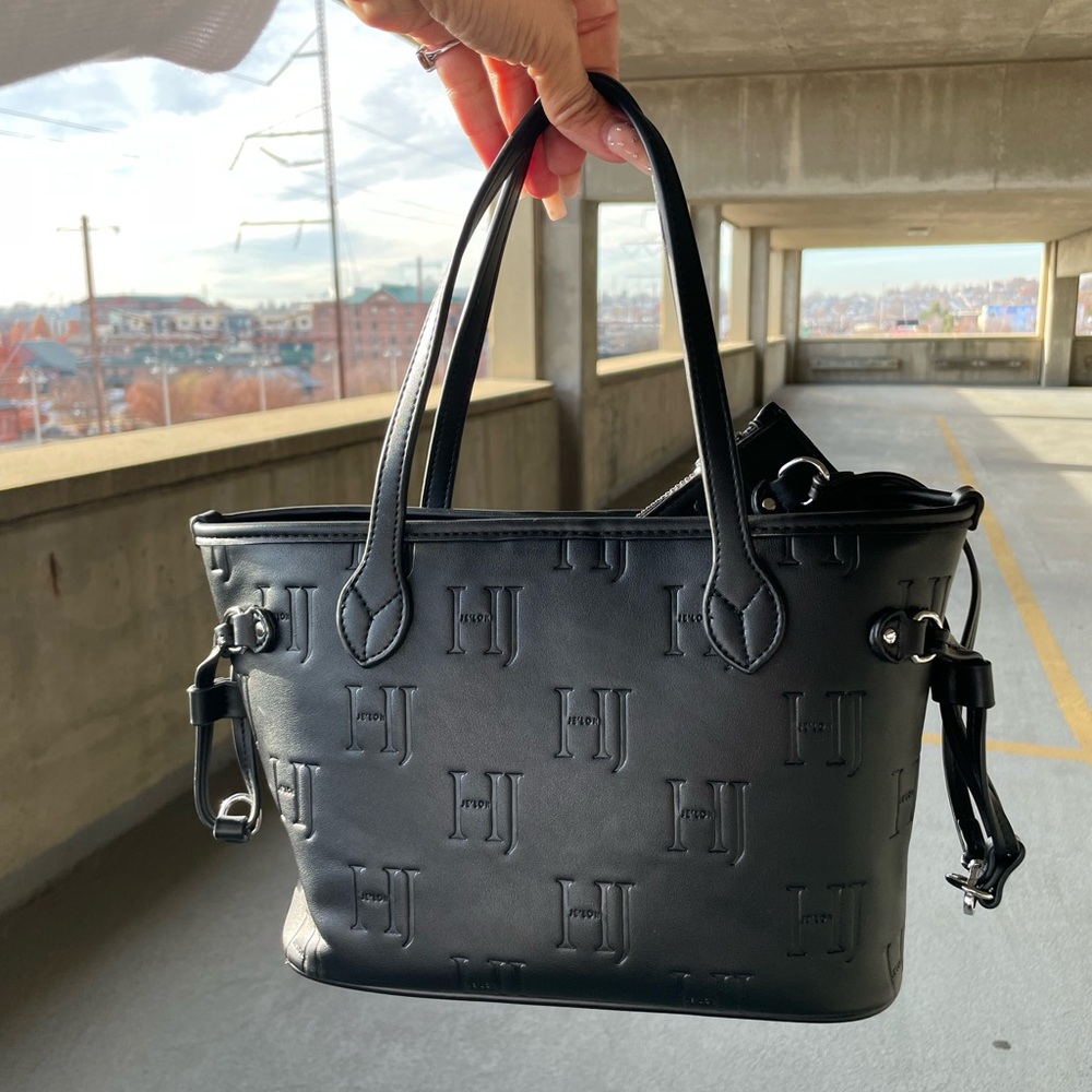 Vegan leather tote and zipper wallet